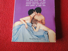 Load image into Gallery viewer, Vintage Adult Paperback Novel/Book Bee Line 1970 The Hot Ones X30