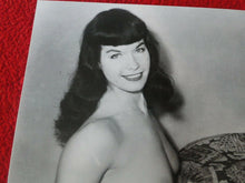 Load image into Gallery viewer, Original Beautiful Woman Pinup Photo Bettie Page Nude Fishnets H3