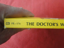 Load image into Gallery viewer, Vintage Adult Paperback Novel/Book The Doctor's Wife 1978         G2
