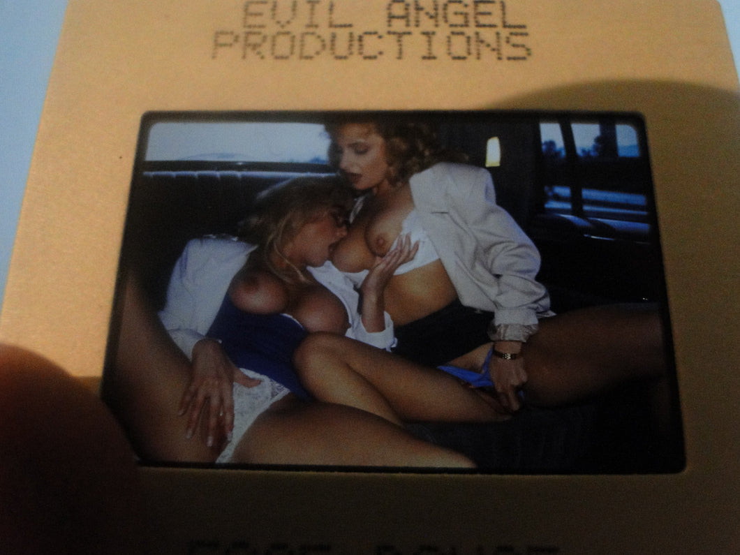 Vintage NUDE Hot Woman/Model 35mm Slide/Transparency Lesbians Sucking Titties  PS2
