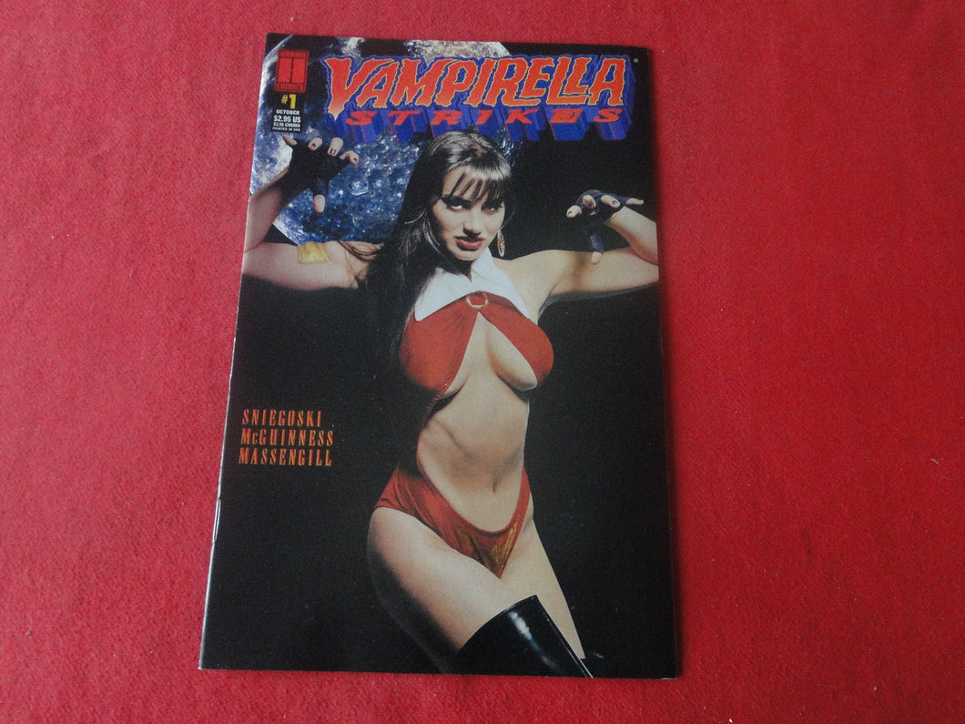 Vintage Nude Erotic Sexy Adult Comic Book Vampirella Strikes #1 Harris    HC4