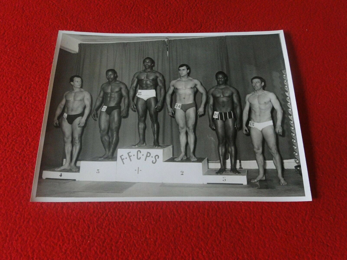 Vintage Gay Interest Bodybuilding Photo by Studio Arax Lucien Bacquema ...