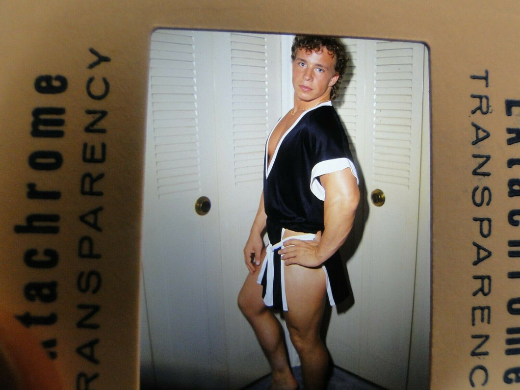 VINTAGE 35MM SLIDE MALE GAY INTEREST BEEFCAKE MUSCLE SEMI NUDE HOT BUFF FY1