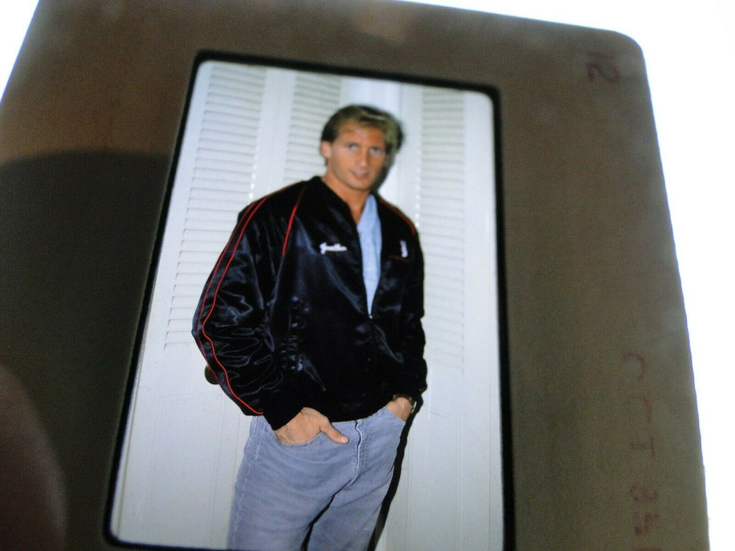 VINTAGE 35MM SLIDE MALE GAY INTEREST BEEFCAKE MUSCLE SEMI NUDE HOT BUFF     B63