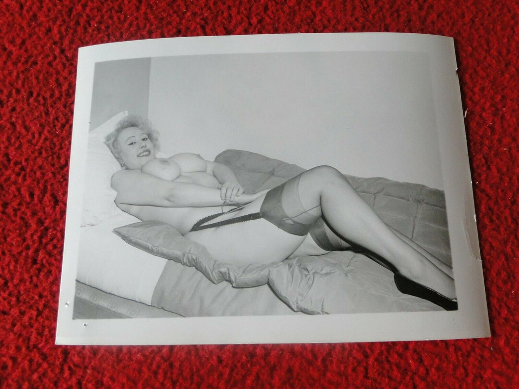 Vintage Nude Erotic Sexy Adult Woman Pinup Silver Gelatin Photo          B69N