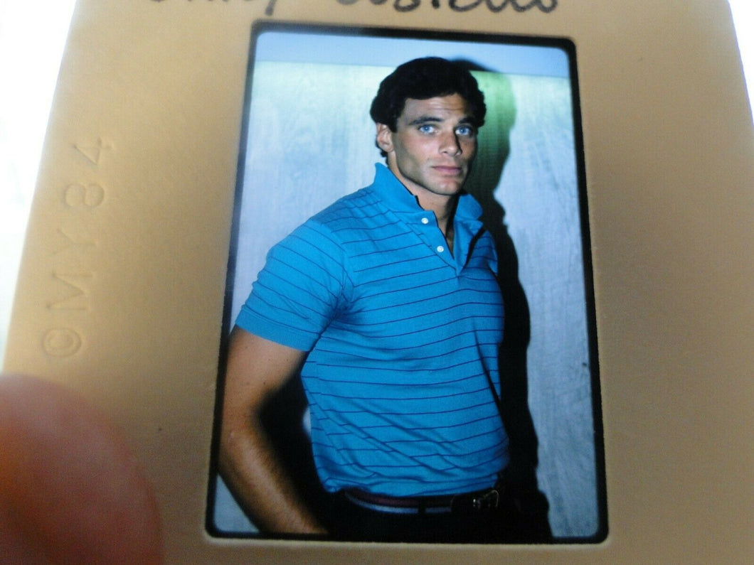 VINTAGE 35MM SLIDE MALE GAY INTEREST BEEFCAKE MUSCLE SEMI NUDE HOT BUFF EN7