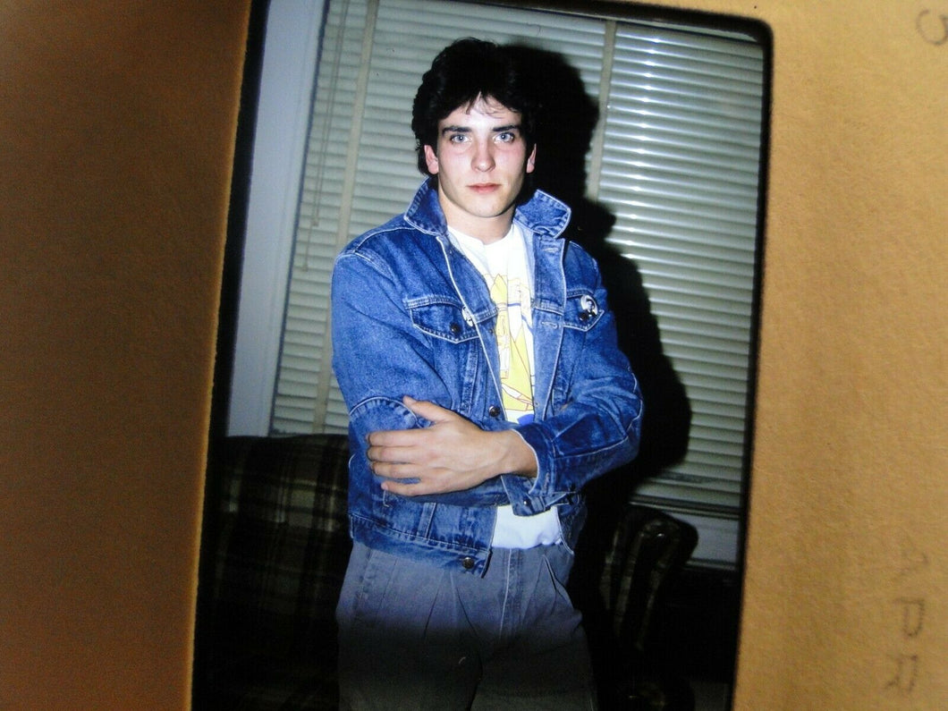 VINTAGE 35MM SLIDE MALE GAY INTEREST BEEFCAKE MUSCLE SEMI NUDE HOT BUFF FR3