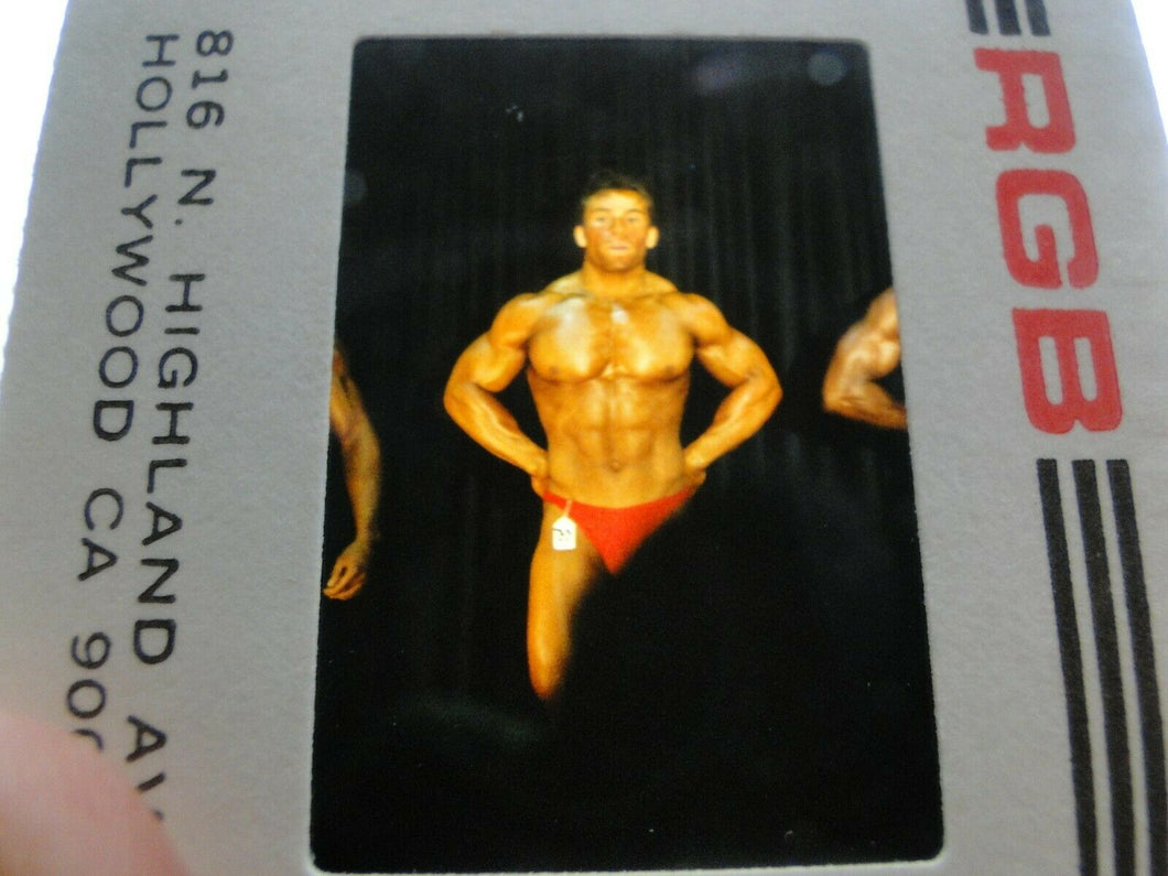 VINTAGE EROTIC 35MM SLIDE MALE GAY INTEREST BEEFCAKE BODY BUILDER HOT BUFF   G11