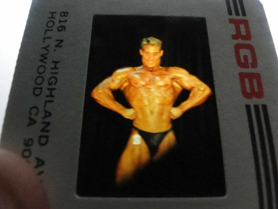 VINTAGE EROTIC 35MM SLIDE MALE GAY INTEREST BEEFCAKE BODY BUILDER HOT BUFF   G15