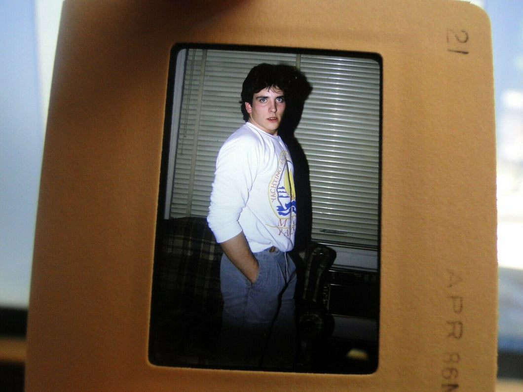 VINTAGE 35MM SLIDE MALE GAY INTEREST BEEFCAKE MUSCLE SEMI NUDE HOT BUFF FR8