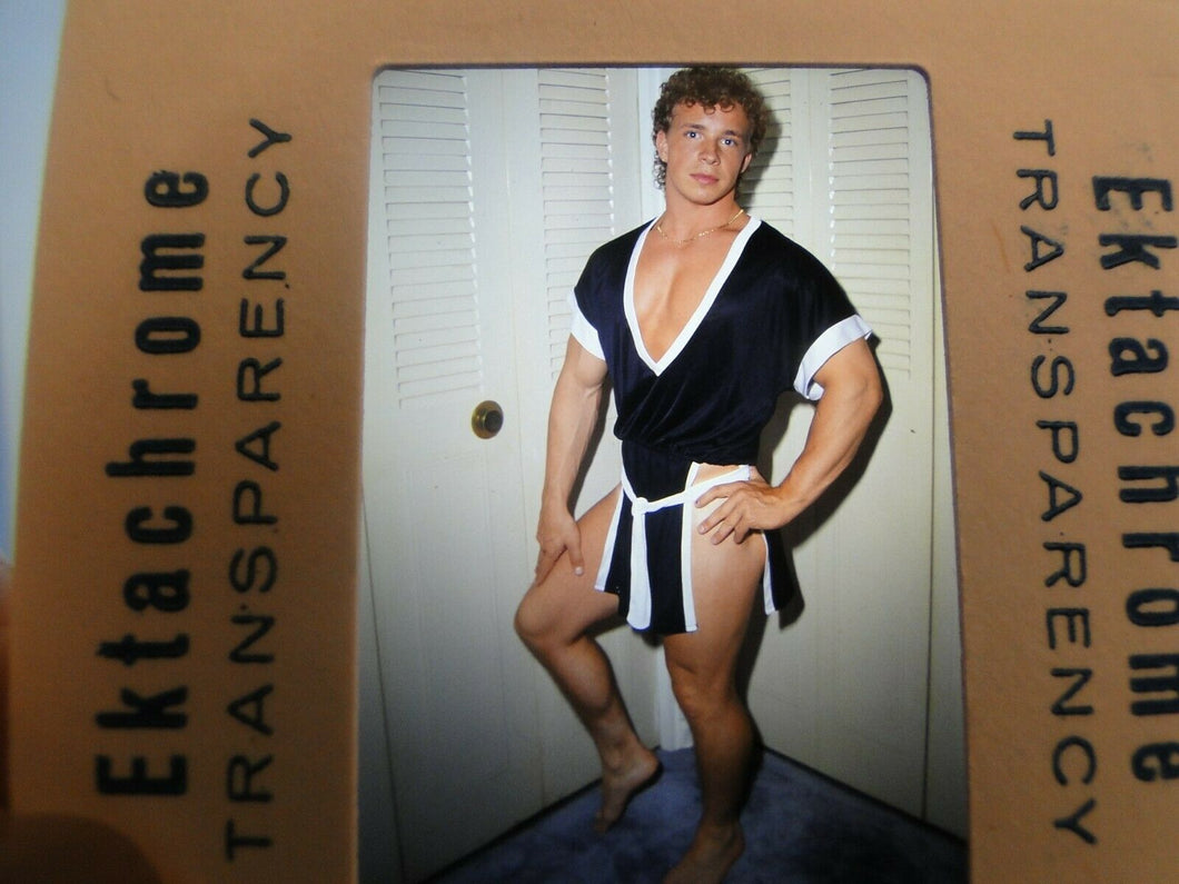VINTAGE 35MM SLIDE MALE GAY INTEREST BEEFCAKE MUSCLE SEMI NUDE HOT BUFF FY