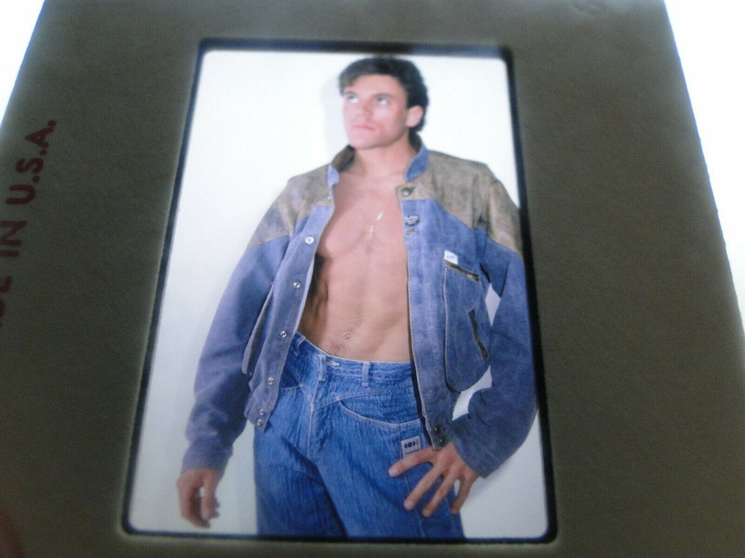 VINTAGE 35MM SLIDE MALE GAY INTEREST BEEFCAKE MUSCLE SEMI NUDE HOT BUFF A96