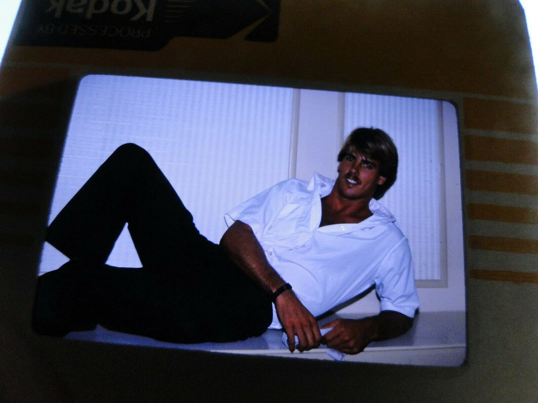 VINTAGE 35MM SLIDE MALE GAY INTEREST BEEFCAKE MUSCLE SEMI NUDE HOT BUFF     B63