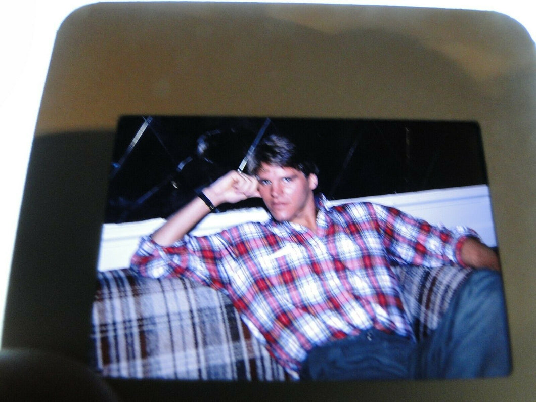 VINTAGE 35MM SLIDE MALE GAY INTEREST BEEFCAKE MUSCLE SEMI NUDE HOT BUFF      A57