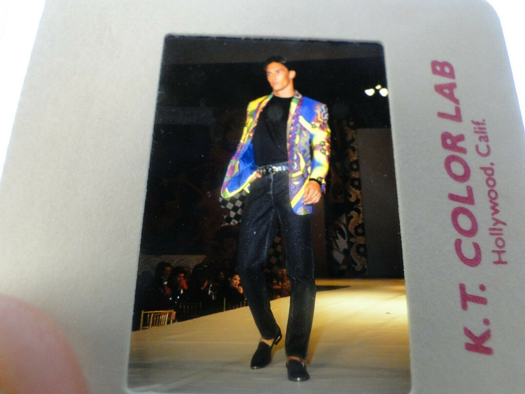 VINTAGE 35MM SLIDE MALE GAY INTEREST BEEFCAKE MUSCLE SEMI NUDE HOT BUFF CA8