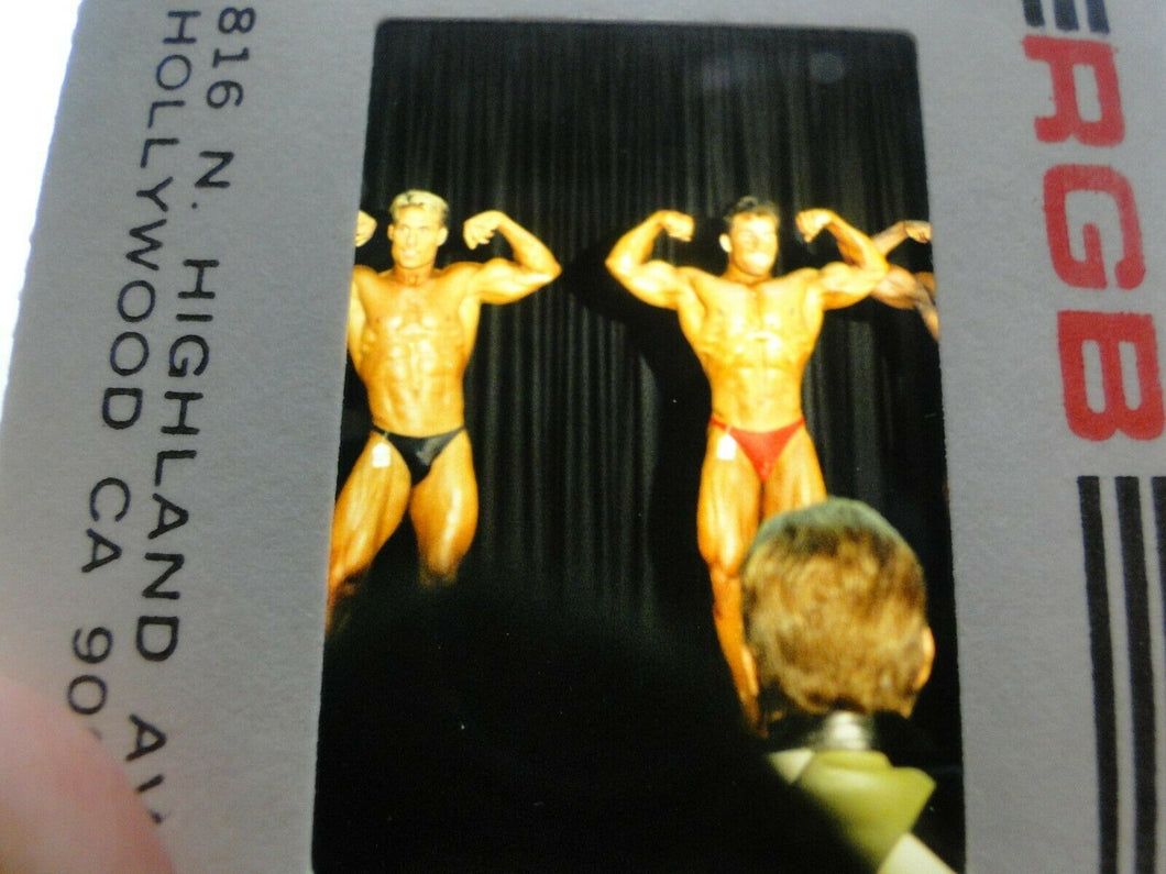 VINTAGE EROTIC 35MM SLIDE MALE GAY INTEREST BEEFCAKE BODY BUILDER HOT BUFF   G11