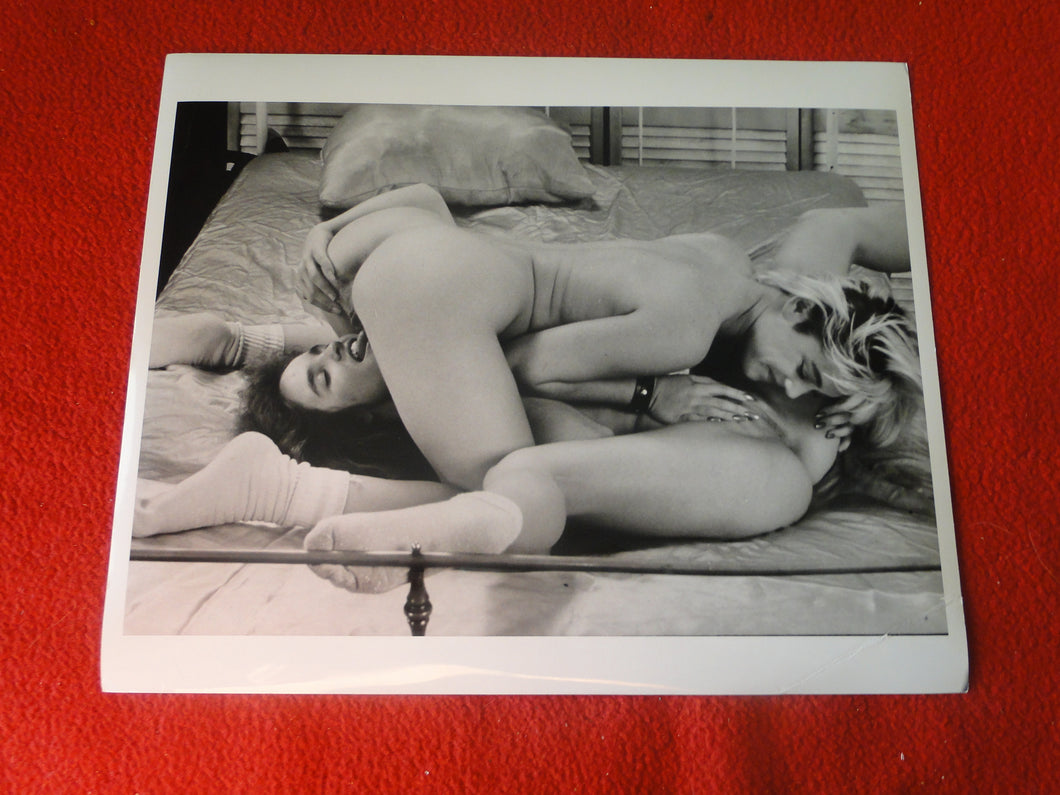 Vintage Nude Woman Shaved Pussy Silver Gelatin Lesbian Cunnilingus Photo P81y