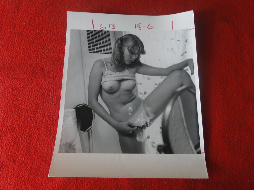 Vintage Nude Woman 8 x 10 Silver Gelatin Photo Young Shaved Pussy  AW@