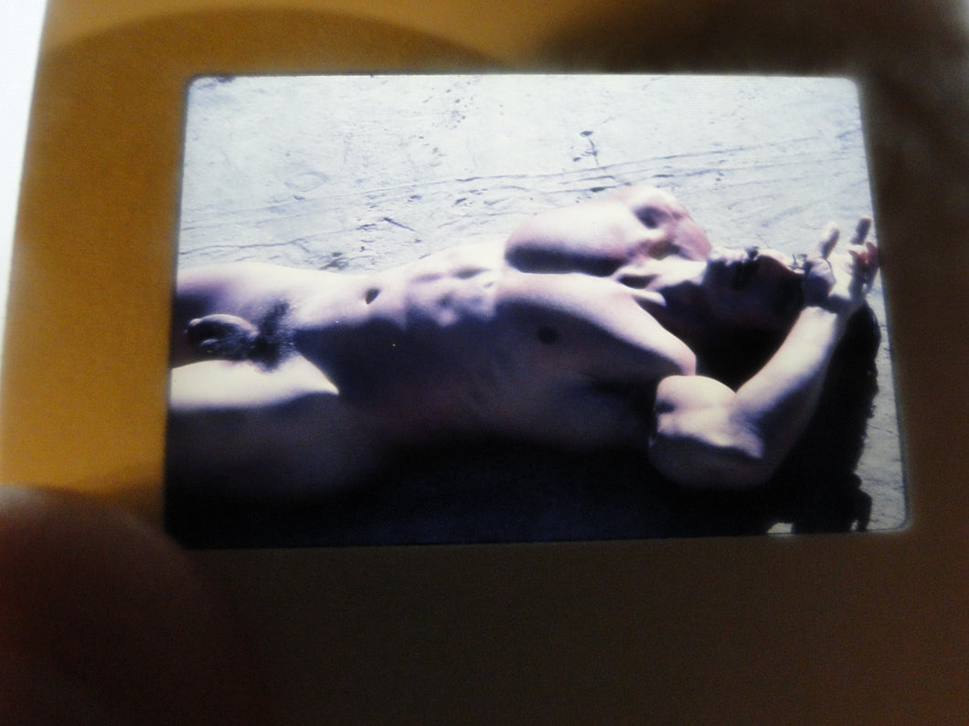 VINTAGE SLIDE/PHOTO MALE GAY INTEREST BEEFCAKE MUSCLE NUDE HOT HUNG A26b